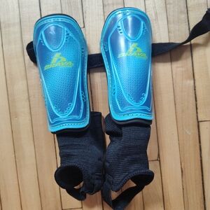 🔴5/$10 Brava Blue Shin Guards